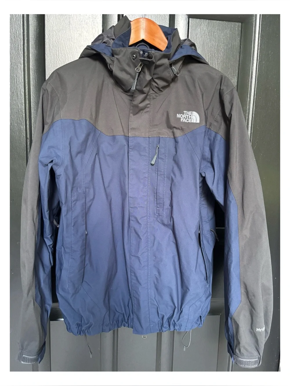 EUC The North Face Men’s Navy & Dark Grey Hyvent Jacket In Medium